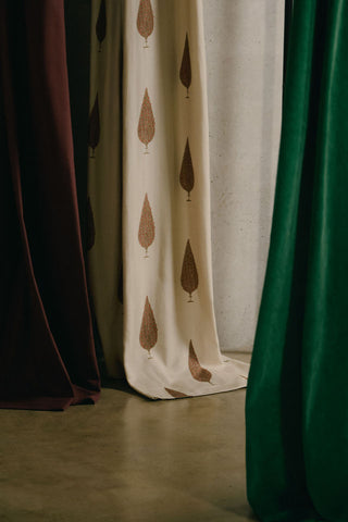 Cypress - Coffee/Red Swatch