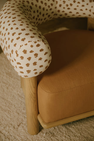 Amber Seeds - Black Swatch