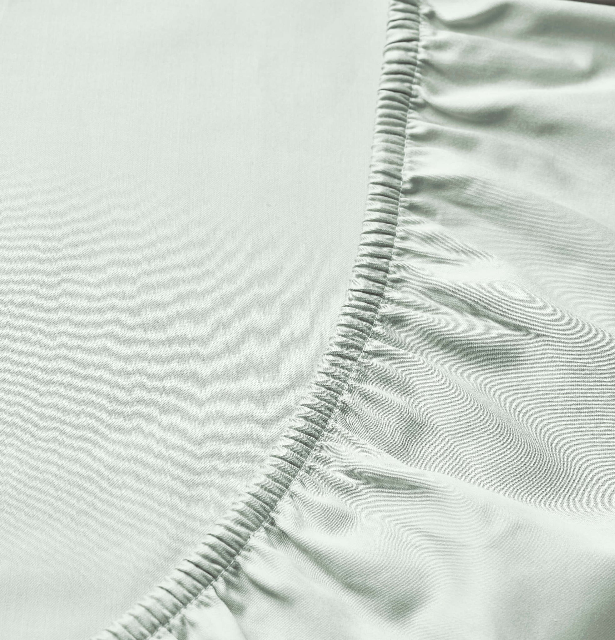 Spring blue fitted sheet detail